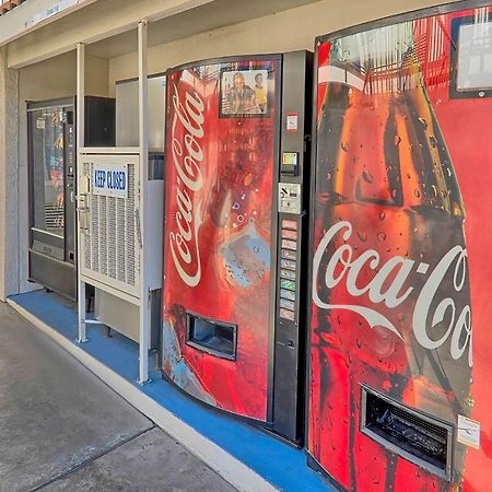 Motel 6-Lancaster, Ca Bagian luar foto